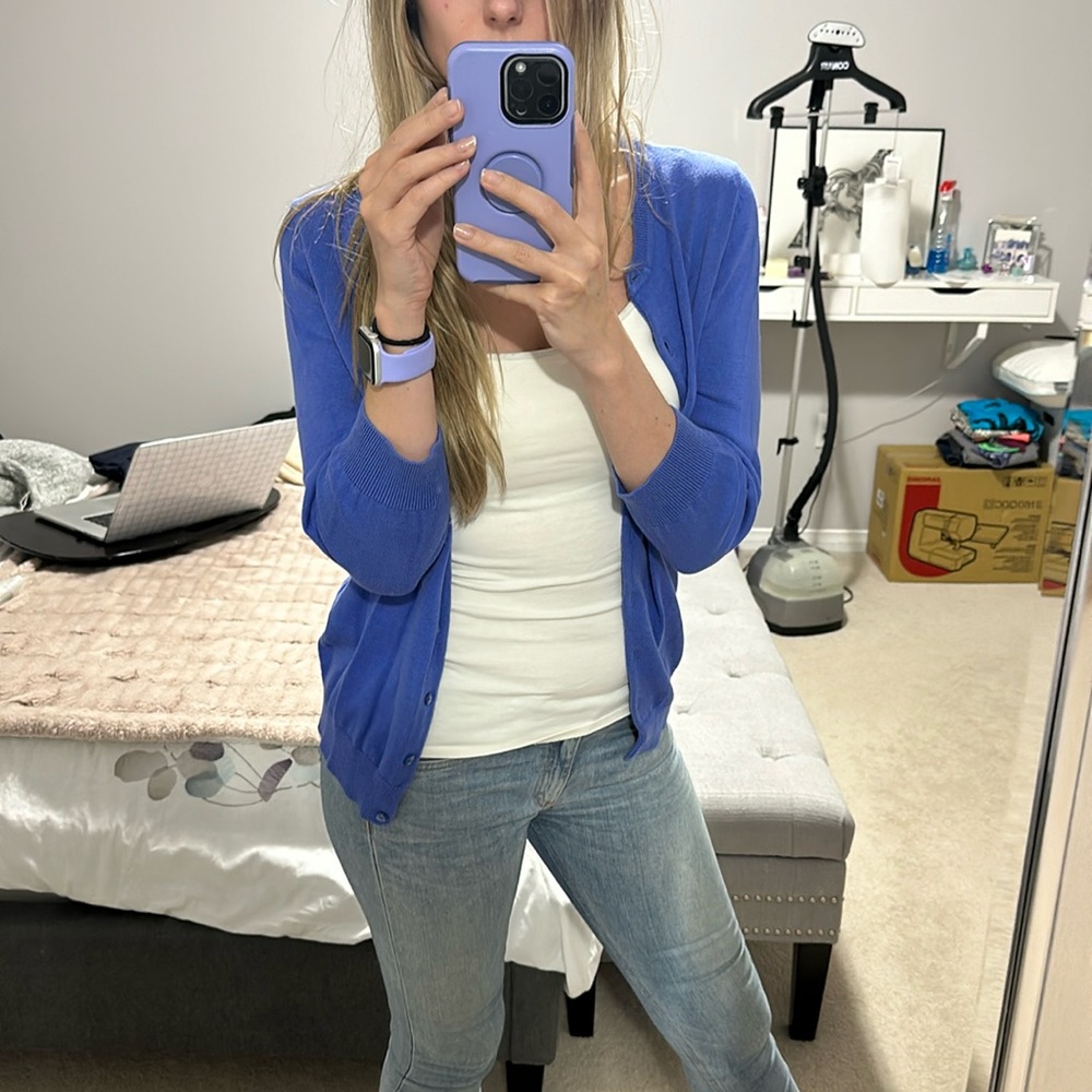LIZ CLAIBIRNE Periwinkle blue button up cardigan